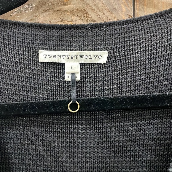 Sweater - Picture 3 of 4